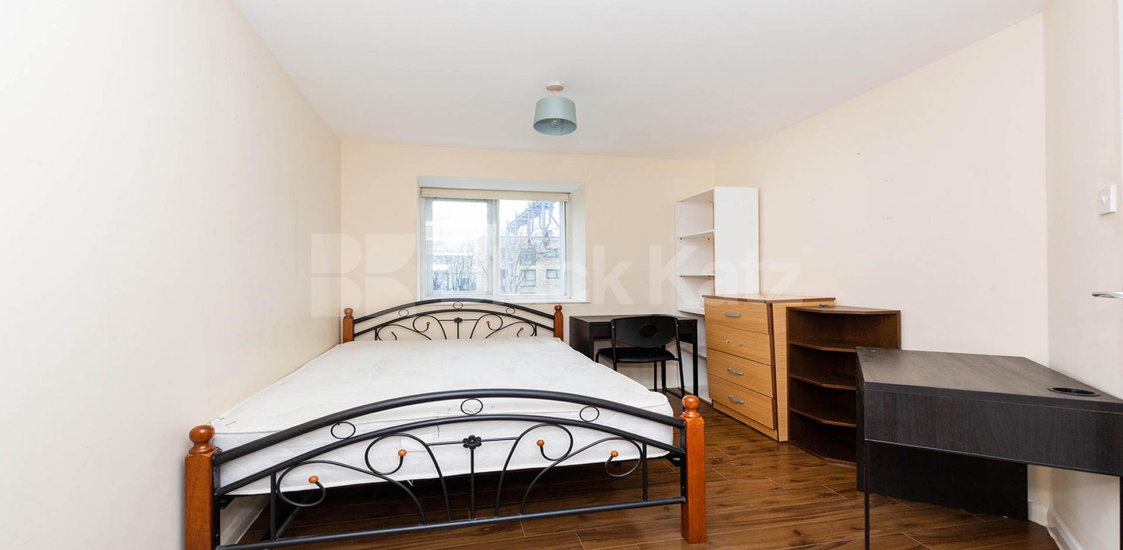 			2 Bedroom, 1 bath, 1 reception Apartment			 Bunning way, CALEDONIAN ROAD